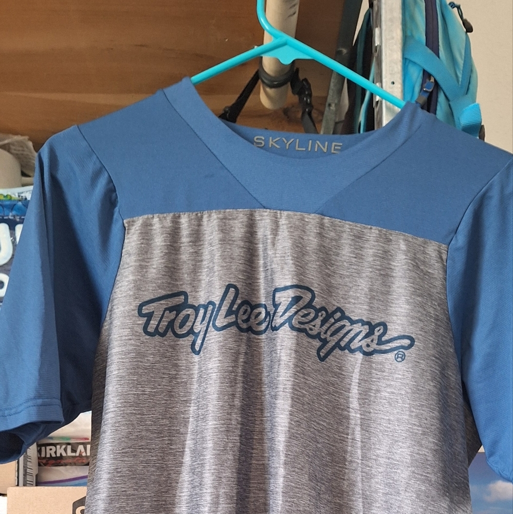 2 Troy Lee Designs Gray and Blue MTB jerseys. Size small.